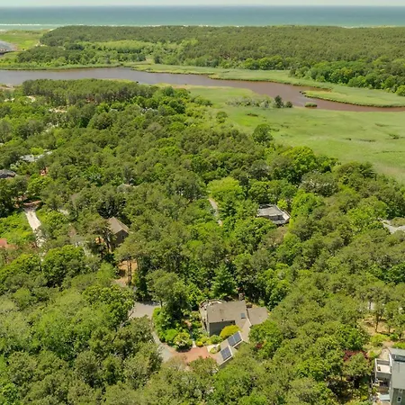 Serene Gardens 2 Miles To Beaches